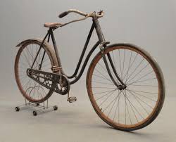 C 1899 Crescent Pneumatic Safety Bicycle In 2020 Antique Bicycles Bicycle Bike