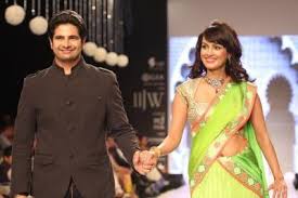 Nisha and karan got married 5 years back in 2012. Omqs0brbbdlifm
