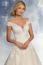 Sieh dir an, was sofia stankova (sofiastankova) auf pinterest, der weltweit größten sammlung von ideen, entdeckt hat. Brautkleiderspitze Brautkleider Hochzeitskleider Brautkleidspitze Hochzeitskleidspitze Ronaldjoyce Kleid Hochzeit Traum Hochzeitskleider Kleider Hochzeit