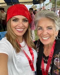 Allie Corey's Instagram, Twitter & Facebook