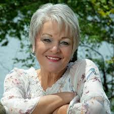 Do realtor name tags still generate business?