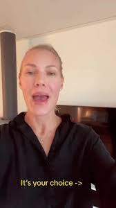 Lisa Sailer's Instagram, Twitter & Facebook