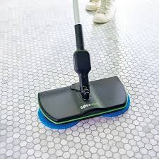 Clean And Polish Your Floors With A Powered Floor Cleaner Simply Spray Your Favorite Floor Cleaner And Then Choose Your Cleaning Mops Floor Cleaner Spin Mop