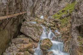 It's a highlight of any visit to the zugspitze region. Rundwanderung Durch Die Hollentalklamm Wanderung Outdooractive Com