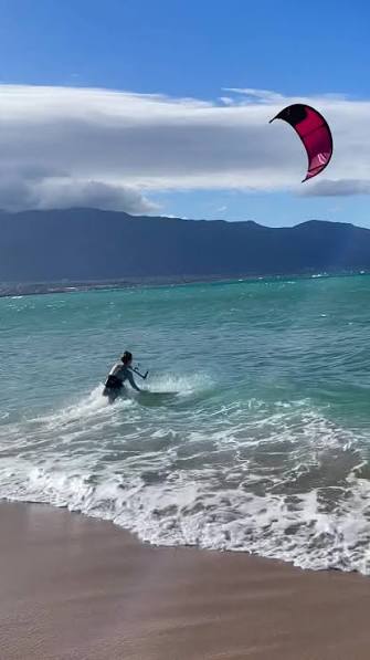 Maui, Hawaii , It’s the #1 kite surfing destination in the world. , Often referred to as the ‘birthplace of kitesurfing,’ Maui is synonymous with top-notch wind and wave conditions. This tropical ...