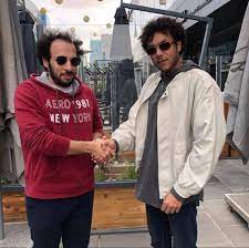 أستاذ جامعي متمرد على الأوضاع السياسية، غير أنه بعد نجاح الثورة يتقلد منصب حكومي كبير، ويخوض صراعات تتزامن مع مفاجآت شخصية وصادمة تظهر في حياته. Wegz Kr Ø§ØªØµÙˆØ±Øª Ù…Ø¹ Ø§Ù„Ø¯Ø­ÙŠØ­ ÙˆÙ‚ÙˆÙ„Øª Ù„Ø£ Ù„Ù„ØªØ·Ø¨ÙŠØ¹ Ø±Ø¨Ø­Øª Ø§Ù„Ù…ØµØ§Ø¯Ø± Facebook