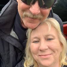 What species is this 2.25" thick, 28" wide, 6'6" long wood?