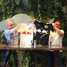 En marzo de 2019 se confirmó la compra del club por parte del red bull gmbh y su fusión con el proyecto de red bull brasil , pasando a denominarse red bull bragantino. Volta Do Quadriculado Bragantino Red Bull Promete Surpresa Em Uniforme