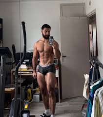 Nathan Zambon - photo 5 - BoyFriendTV.com