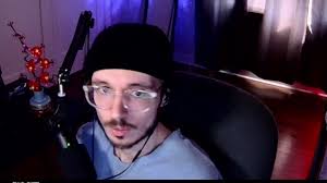 DORA-BRUCE APPAREL SHOP (@ronaybera) កំពុង LIVE