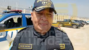 Reunión del Director General de la PNC David Boteo con mandos de la  Comisaría