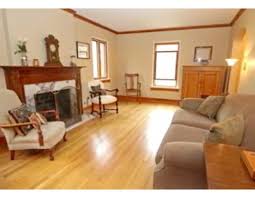 Best Paint Colors To Go With Yellow Orange Oak Trim Wall Color For Natural Wood Trim Oak Wood Floors Living Room Oak Wood Floors Oak Trim
