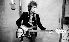 Hammond, who had earlier signed dylan to the label, a decision which was at the time controversial. Mpomp Ntilan Emporikh Symfwnia Mamoy8 200 Ekat Dolariwn Video Mononews