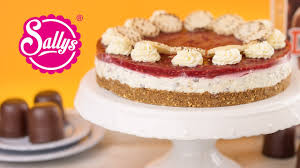 Die masse dann auf dem tortenboden verteilen und mit waffelböden garnieren. Super Dickmanns Torte No Bake Stracciatella Torte Mit Himbeer Fruchtspiegel Sallys Welt Youtube