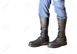 10 loch rangers mit stahlkappe und geschraubter sohle original boots & braces der klassische name für kult schuhe und stiefel aus england. Ein Paar Manner Unisex Kniehohen Schwarzen 20 Loch Stahl Sicherheit Toe Schnur Kampf Ranger Stiefel In Mattem Leder Lizenzfreie Fotos Bilder Und Stock Fotografie Image 29610440
