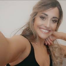 Julia Akers's Instagram, Twitter & Facebook