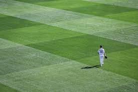 Seattle Mariners pitcher Kade Anderson warming up before an MLB game