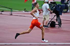 He represented his country in the 800 metres at the 2017 world championships. Tjpuukj8aweyhm