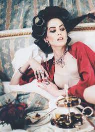 Taylor By Ellen Ellen Von Unwerth Glamour Hair Rollers