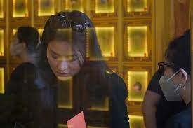 Khi minh lộc khi 17 tuổi đã chính thức bước vào con đường nghệ thuật trang điểm. R Zwnrcgmvlsgm