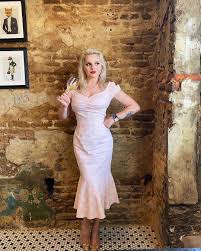 Margarite Fluted Hem Pencil Dress In 2020 Figure Flattering Dresses Dresses Pretty Dresses