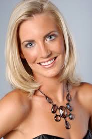 A small body frame can make both, fashion and beauty, choices a bit difficult.something as basic as hair can also overwhelm your appearance and personality. Hairstyles Of Tall Women Lifestyleoftall