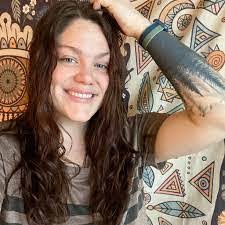 Suzanne Brouillard's Instagram, Twitter & Facebook