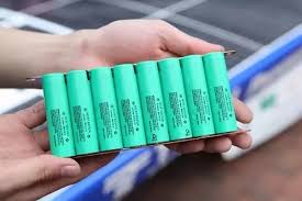 Currently the tesla supercharger takes 1 hour to recharge their 85kwh battery so you would need a surpercharger station available every 250 miles and would have to stop every three hours for. How Many Batteries Are In A Tesla Car Quora