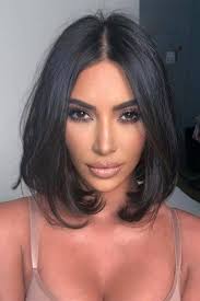 بالنسبة للنساء فقصات الشعر القصيرة أصبحت موضة هذا العام، فكل النجوم يميلون إلى قص الشعر بطريقة الكاري القصير، وهناك إطلالات عديدة تكون فيها الشعر لدي نجوم السيدات في الهوليوود قريبة من قصة شعر الرجال مع وجود اختلافات بسيطة. Ù‚ØµØ§Øª Ø´Ø¹Ø± Ù‚ØµÙŠØ± Ø¨ÙˆØ¨ Ù„Ù„Ø£Ù…Ù‡Ø§Øª Ø§Ù„Ø´Ø§Ø¨Ø§Øª Ù„Ø±Ø¨ÙŠØ¹ 2020 Ù…Ø¬Ù„Ø© Ø§Ù„Ø¬Ù…ÙŠÙ„Ø©