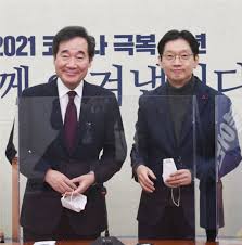 김경수 재판 1심·2심 , 공직선거법 혐의 유무죄 엇갈려 김경수 경남도지사의 재판은 다사다난했다. ê°€ë•ë„ì‹ ê³µí•­ ì—¬ì•¼ ê³µê°ì— ê¸‰ë¬¼ì‚´ ê¹€ê²½ìˆ˜ íŠ¹ë³„ë²• ì‹ ì†ì²˜ë¦¬ ë¶€íƒ ì´íˆ¬ë°ì´