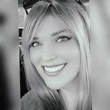 A beautiful rendition of the national anthem started our Sunday at Road  America! 🇺🇸