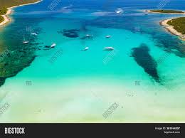 Cini mi se da ima jako malo linija iz zadra? Amazing Coastline Image Photo Free Trial Bigstock