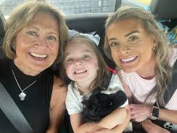 Vicky Webb's Instagram, Twitter & Facebook