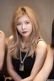 You forgot to add to sua facts one thing she wanted to forget/regret : Hyuna S Blonde Hair With Bangs Or Without Random Onehallyu