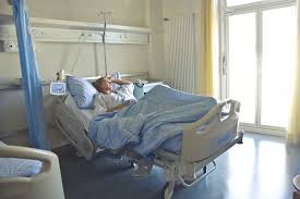 Hitta perfekta woman in hospital bed bilder och redaktionellt nyhetsbildmaterial hos getty images. Photo Of Woman Lying In Hospital Bed Free Stock Photo