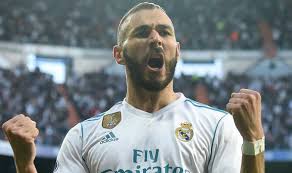 Karim benzema scores a late equaliser as real madrid prevent city rivals atletico madrid from moving five points clear at the top of la liga. Real Madrid News Man Utd Were Close To Karim Benzema Transfer But One Thing Stopped Deal Football Sport Express Co Uk