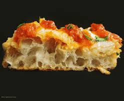 La farinata di ceci è uno street food tipico della città di genova: Pizza Con Crema Di Ceci Baccala E Pesto Di Pomodorini Sott Olio Food Wine Italia