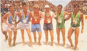 A história do vôlei é bem interessante e você vai aprender tudo sobre volei. Historia Do Voleibol Na Areia