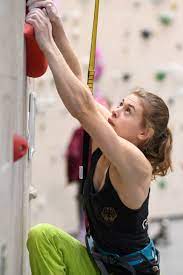 Olympia könnte nun die krönung jahrelanger bemühungen zur anerkennung des sports als wettkampffähige disziplin bedeuten. Klettern Olympia Muss Warten Sport Sz De