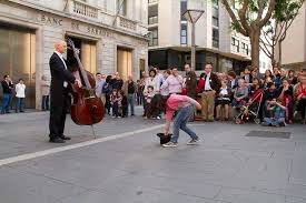 Flashmob Organizado Por Banco Sabadell Street Musician Musician Flash Mob