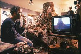 The film tells the story of a family man, who is overcome by a series of strange instances amongst an evolving mystery concerning ufos. Close Encounters Of The Third Kind Remains An Uncanny Mix Of Globalist Optimism And Private Horror Bleader
