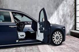 The phantom rose, a rose grown exclusively for the british automaker in its gardens, provided a starting point for designers. The Million Stitch Rolls Royce Phantom
