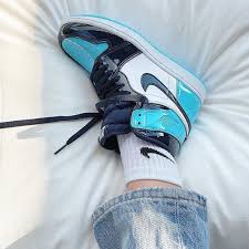 Air Jordan 1 Retro High Blue Chill Unc Patent Cd0461 401 In 2020 Jordan 1 Blue Patent Leather Outfits Air Jordan Sneakers