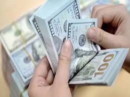 سعر الدولار يرتفع مقابل الجنيه في 10 بنوك مع ختام تعاملات اليوم