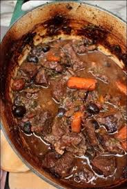 Daube A La Provencale En Cocotte Lutee De Philippe Etchebest Vin Blanc Champignons Et Olives Noires Happy Papilles Recette Recette Daube Recettes De Cuisine Daube Provencale