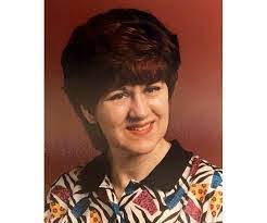 Ellen Hare's Instagram, Twitter & Facebook