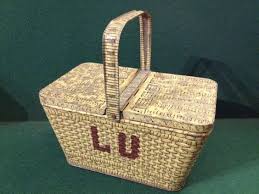 Vintage Basket Shaped Lu Biscuit Tin Lefevre Utile Nantes France Vintage Baskets Tin Food Advertising