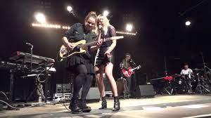 Les voyages de caroline 1 год. Louane Toute La Musique Que J Aime Koln Cologne 27 04 2018 Youtube