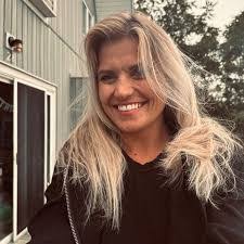 Lauren Trainer's Instagram, Twitter & Facebook