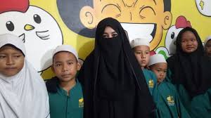 Kabar mengagetkan datang dari umi pipik. 5 Berita Populer Umi Pipik Idap Tumor Hingga Pelawak Idan Separo Meninggal Kumparan Com